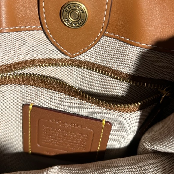 Coach Field Tote 22 in Upwoven Leather - Picture 5 of 11